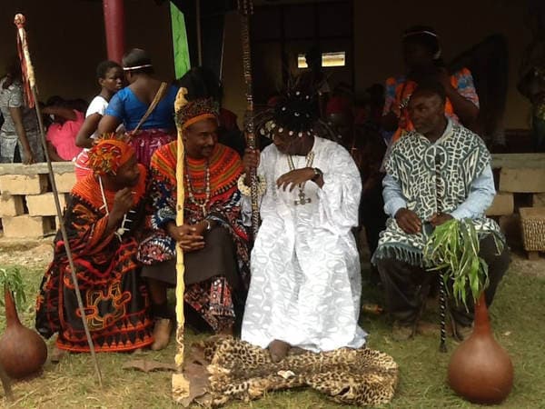 Sons and daughters of Guneku assembled on the palace grounds of the village on 27 February 2015 for the return of HRH Fomuki in younger and energetic clothing.
