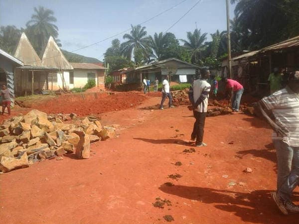 THE TONMUKOM - WINDIK ROAD WORK — photograph from the Guneku Fondom archive