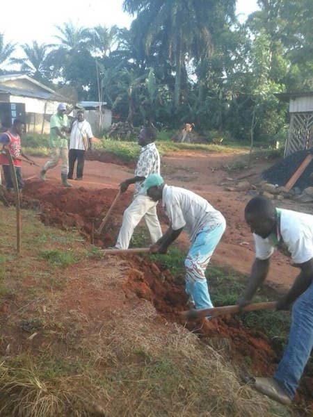 THE TONMUKOM - WINDIK ROAD WORK — photograph from the Guneku Fondom archive