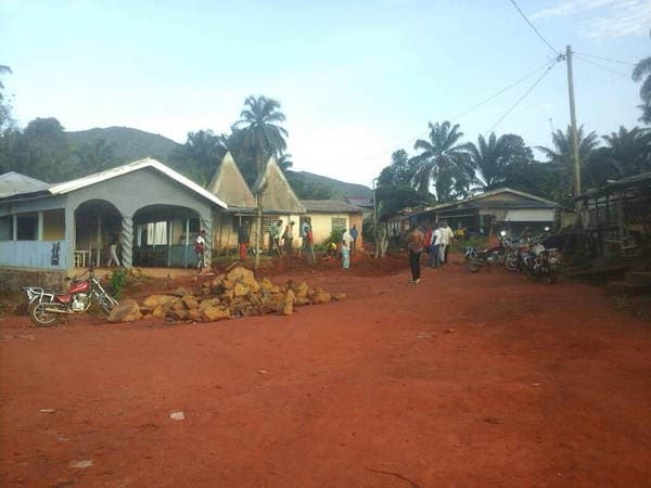 THE TONMUKOM - WINDIK ROAD WORK — photograph from the Guneku Fondom archive