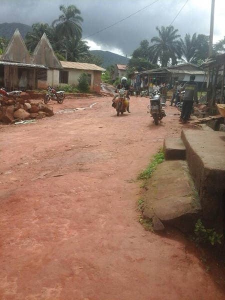 THE TONMUKOM - WINDIK ROAD WORK — photograph from the Guneku Fondom archive