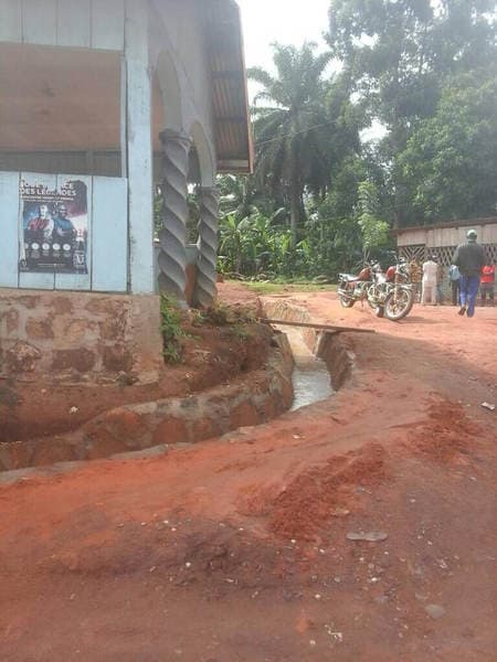 THE TONMUKOM - WINDIK ROAD WORK — photograph from the Guneku Fondom archive