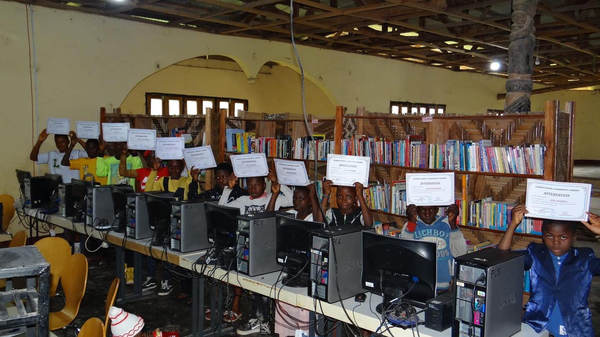 Guneku Royal Community Library — photograph from the Guneku Fondom archive