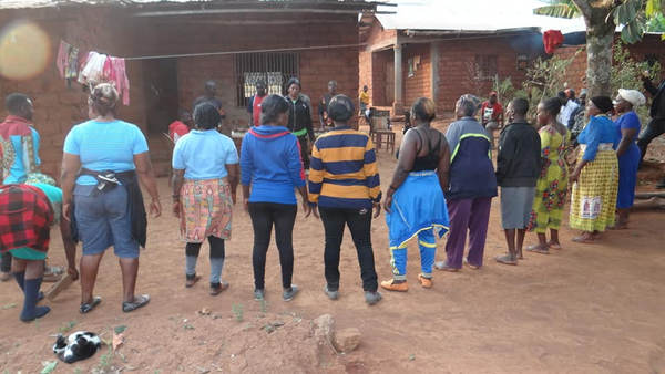 A Mukonge dance group performing in Meta dress.