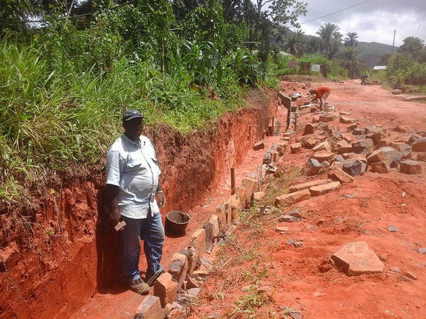 THE TONMUKOM - WINDIK ROAD WORK — photograph from the Guneku Fondom archive